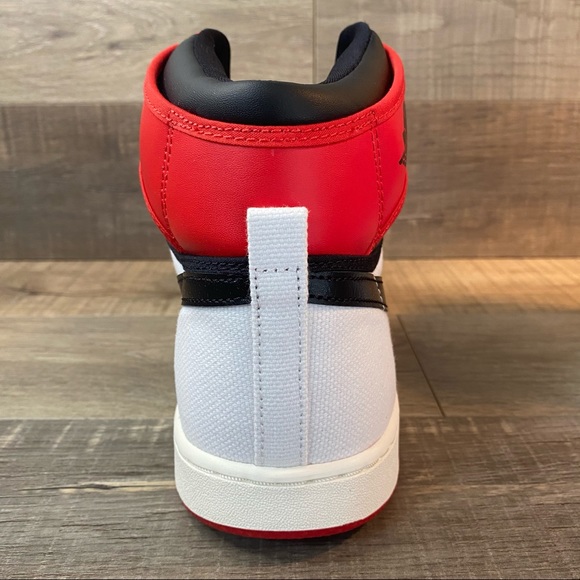 Air Jordan 1 KO ‘Chicago’ 2021 - Picture 4 of 8